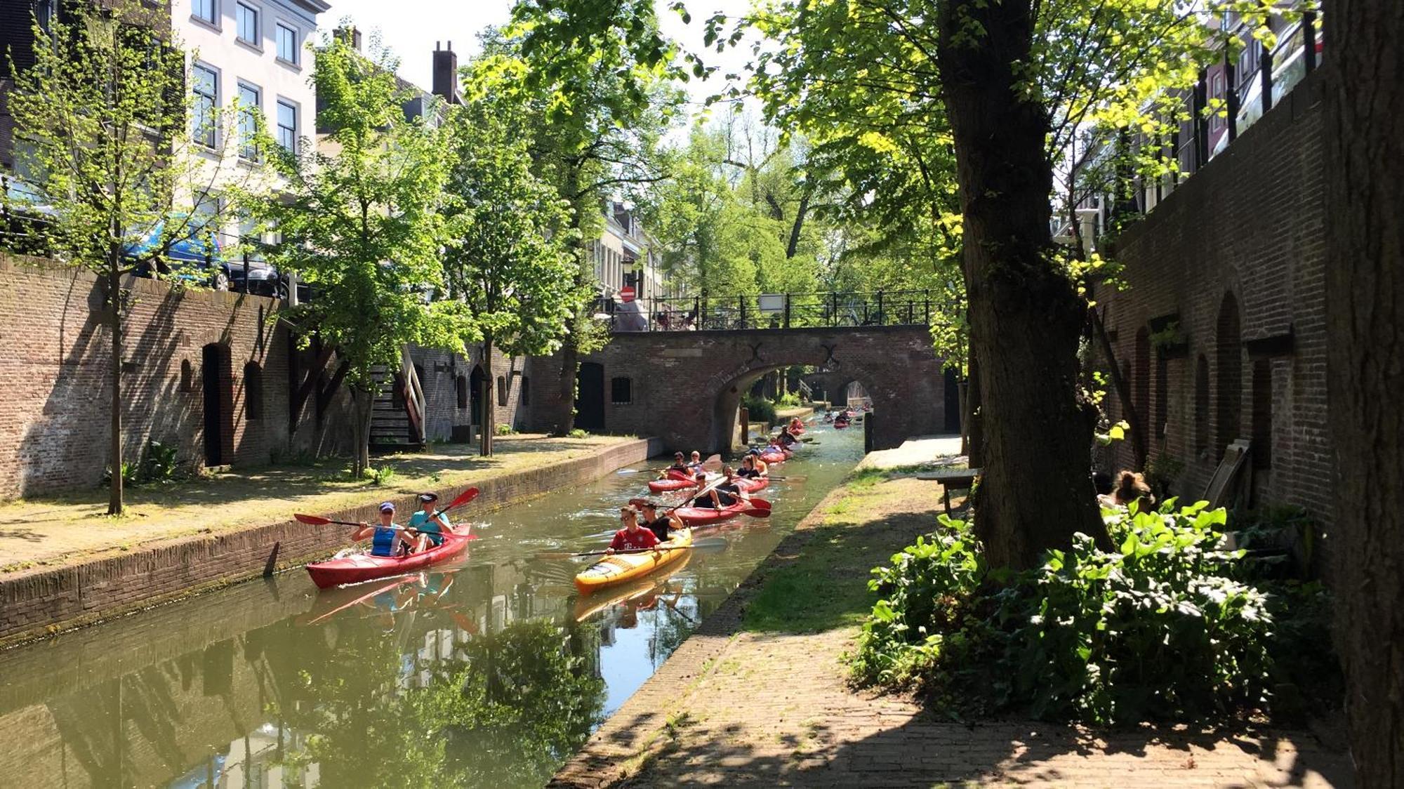 Large Historical Apartment & Canal Terrace Utrecht Exterior photo